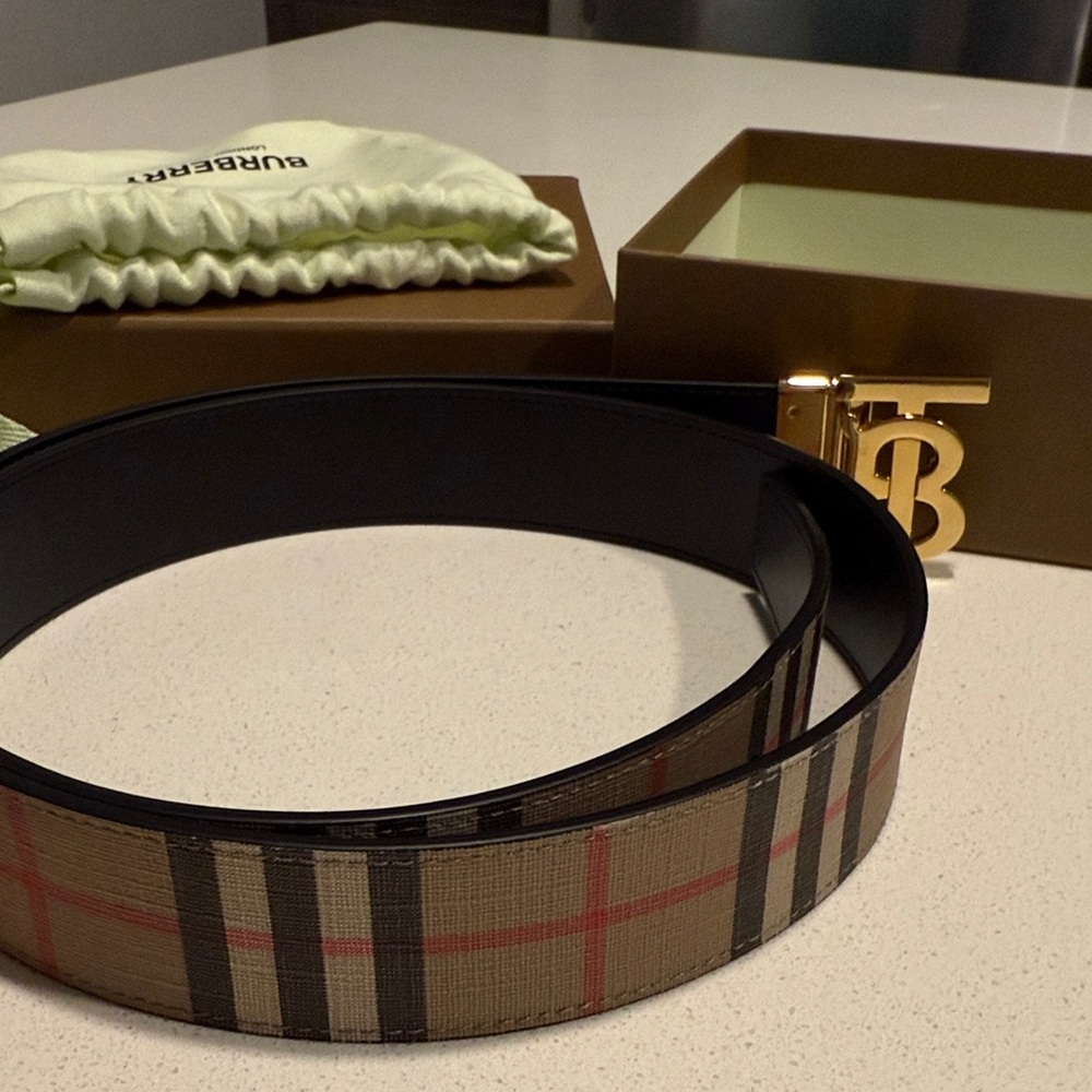 Burberry Men’s Reversible Belt 40/100
